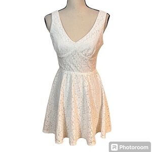 Lily Rose White Lace Sleeveless Dress Sz-S